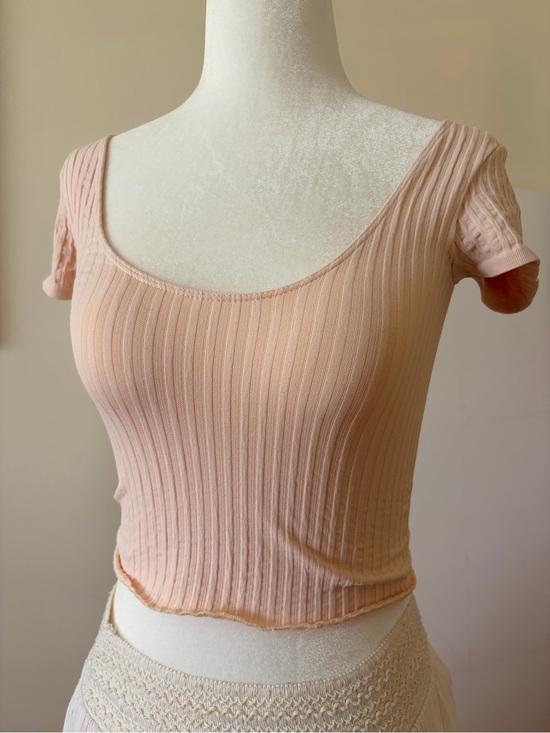Urban Outfitters Tops - Ribbed Scoop Neck Crop Top in Blush Pink / Out From Under